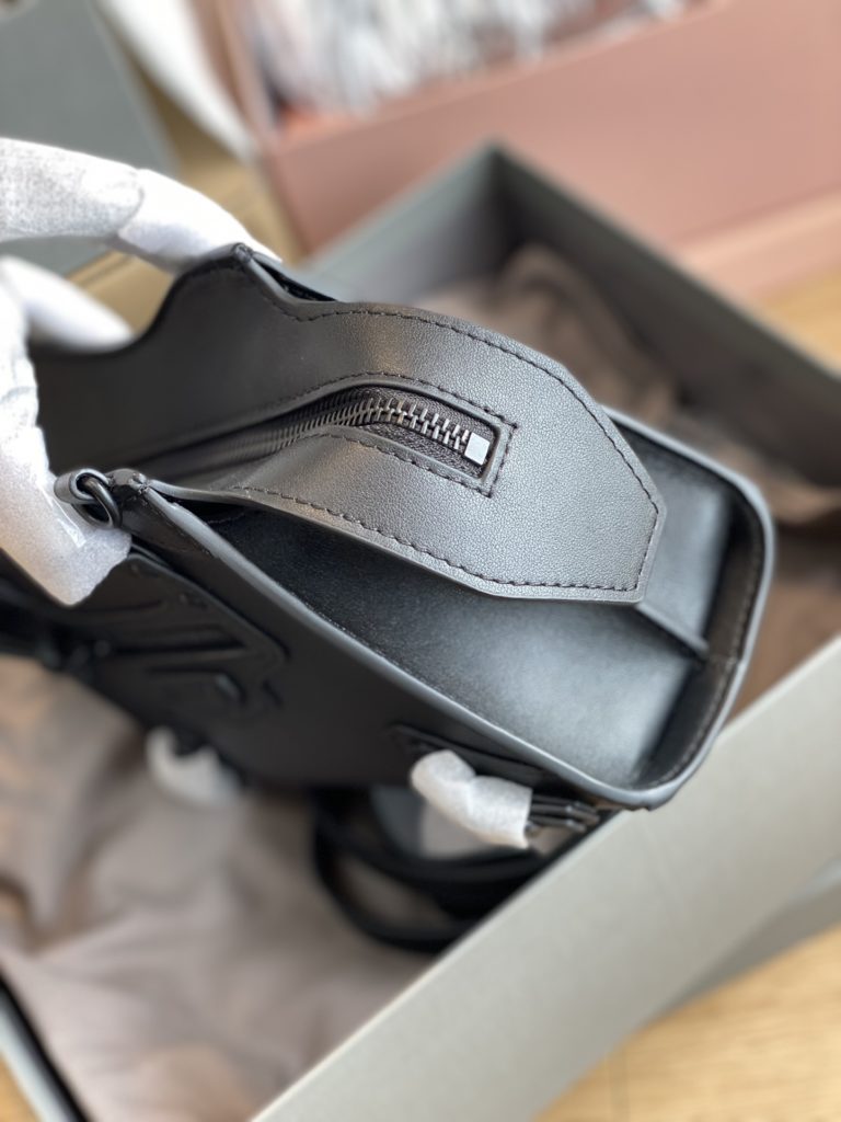 BALENCIAGA NEO CLASSIC Tote/ Customer Order