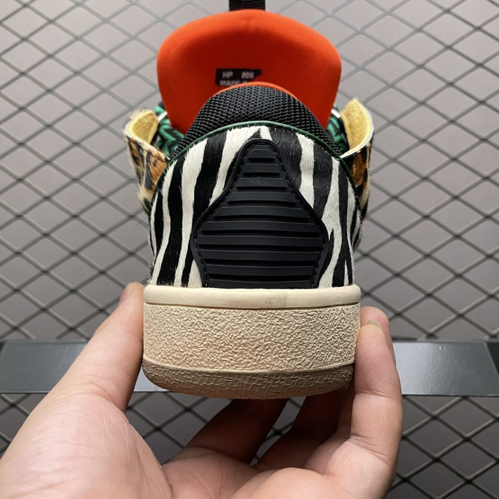LANVIN CURB series casual sneakers Bread shoes Major Internet celebrities crazy feet Original 1:1 mold opening heavy process production The fabric is made of imported cow frosted environmentally friendly cow reverse velvet Golden steel mesh fabric Soft and breathable space cotton fabric inside Original mold open mold two-color TPU outsole Size: 35 36 37 38 39 40 41 42 43 44 45 Item No: 41UPOI201