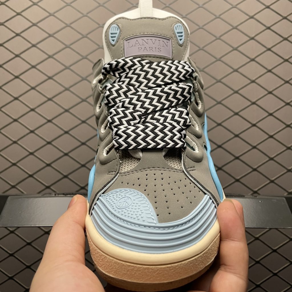 LANVIN 21s latest catwalk CURB series casual sneakers Major Internet celebrities are also crazy The original 1:1 mold opening heavy process production The fabric is made of imported cow frosted environmentally friendly beef reverse velvet gold steel mesh fabric Soft and breathable space cotton fabric inside Original mold open mold two-color TPU outsole Women's model: 35-40 Men's model: 39-45 Item No.: 41UPOI588