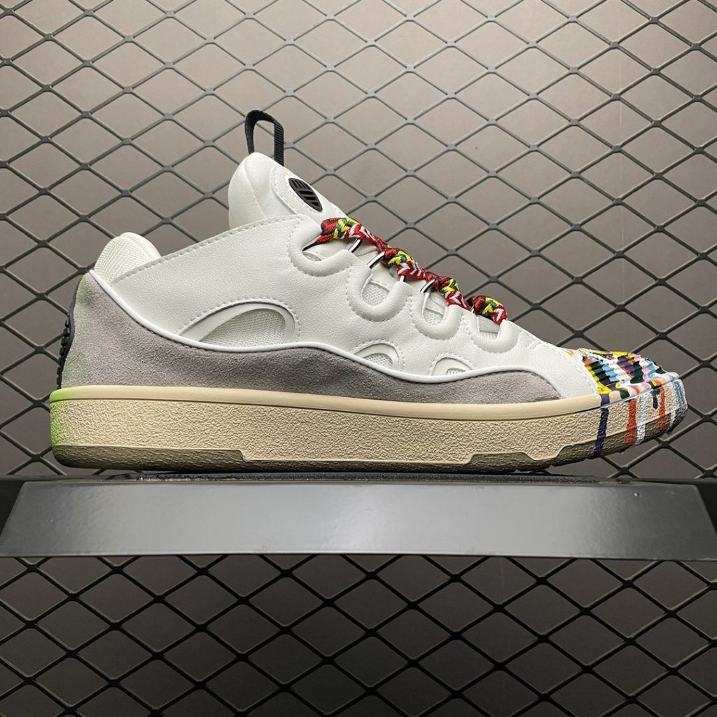 LANVIN 21s latest catwalk CURB series casual sneakers Major Internet celebrities are also crazy The original 1:1 mold opening heavy process production The fabric is made of imported cow frosted environmentally friendly beef reverse velvet gold steel mesh fabric Soft and breathable space cotton fabric inside Original mold open mold two-color TPU outsole Women's model: 35-40 Men's model: 39-45 Item No.: 41UPOI588