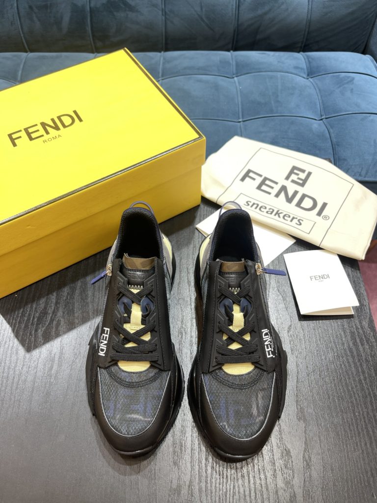 Fend * pedals sneakers with elastic laces and elastic inserts, and the wavy sole is engraved with the word F. Embossed Fendi Flow on the heel. Gray recycled nylon material, decorated with FF jacquard pattern and matching suede details. Lycra with FF pattern ® Details. Lightweight white rubber sole with matching color diagonal F detail Size 39-44 (customized at 38.45)