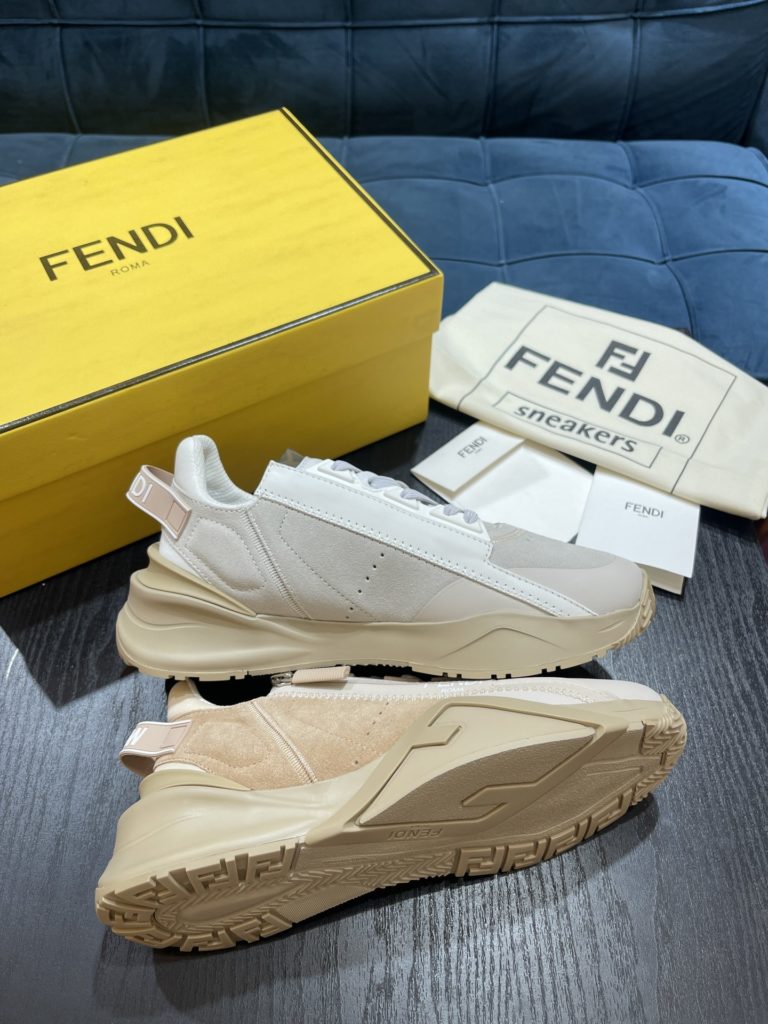 Fend * pedals sneakers with elastic laces and elastic inserts, and the wavy sole is engraved with the word F. Embossed Fendi Flow on the heel. Gray recycled nylon material, decorated with FF jacquard pattern and matching suede details. Lycra with FF pattern ® Details. Lightweight white rubber sole with matching color diagonal F detail Size 39-44 (customized at 38.45)