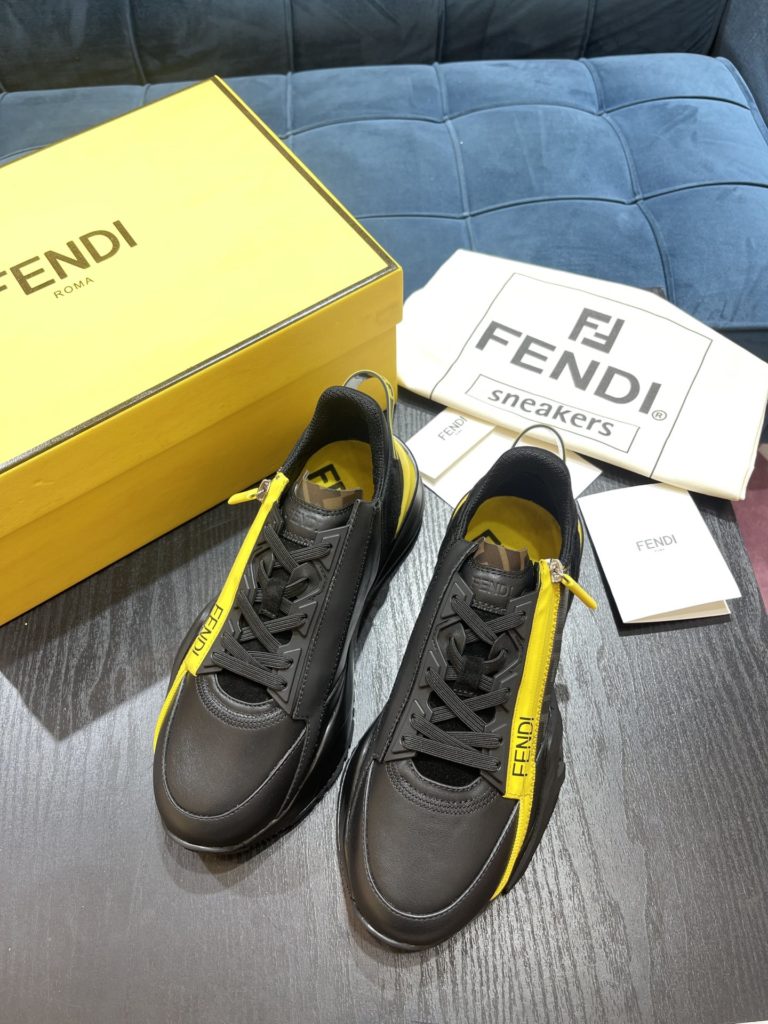 Fend * pedals sneakers with elastic laces and elastic inserts, and the wavy sole is engraved with the word F. Embossed Fendi Flow on the heel. Gray recycled nylon material, decorated with FF jacquard pattern and matching suede details. Lycra with FF pattern ® Details. Lightweight white rubber sole with matching color diagonal F detail Size 39-44 (customized at 38.45)