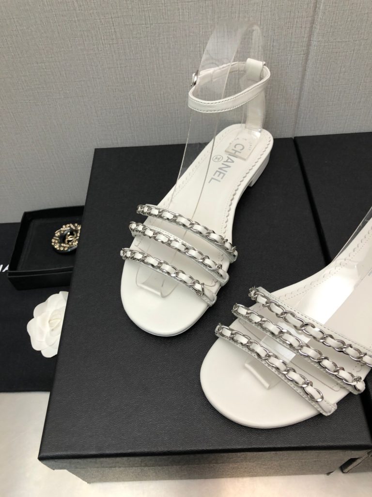 CHANE * | Xiaoxiang 23P new high-heeled sandals This season's classic c-button sandals series is really super beautiful, stupid, cute and cute, with a little retro flavor. The absolute strength style is very comfortable to wear, and the high beauty style is also particularly delicate. The key is that it will not be bulky. The original customized sheepskin inner padding is sheepskin, imported from Italy, cowhide outsole size: 35-39 (40/41 customized)
