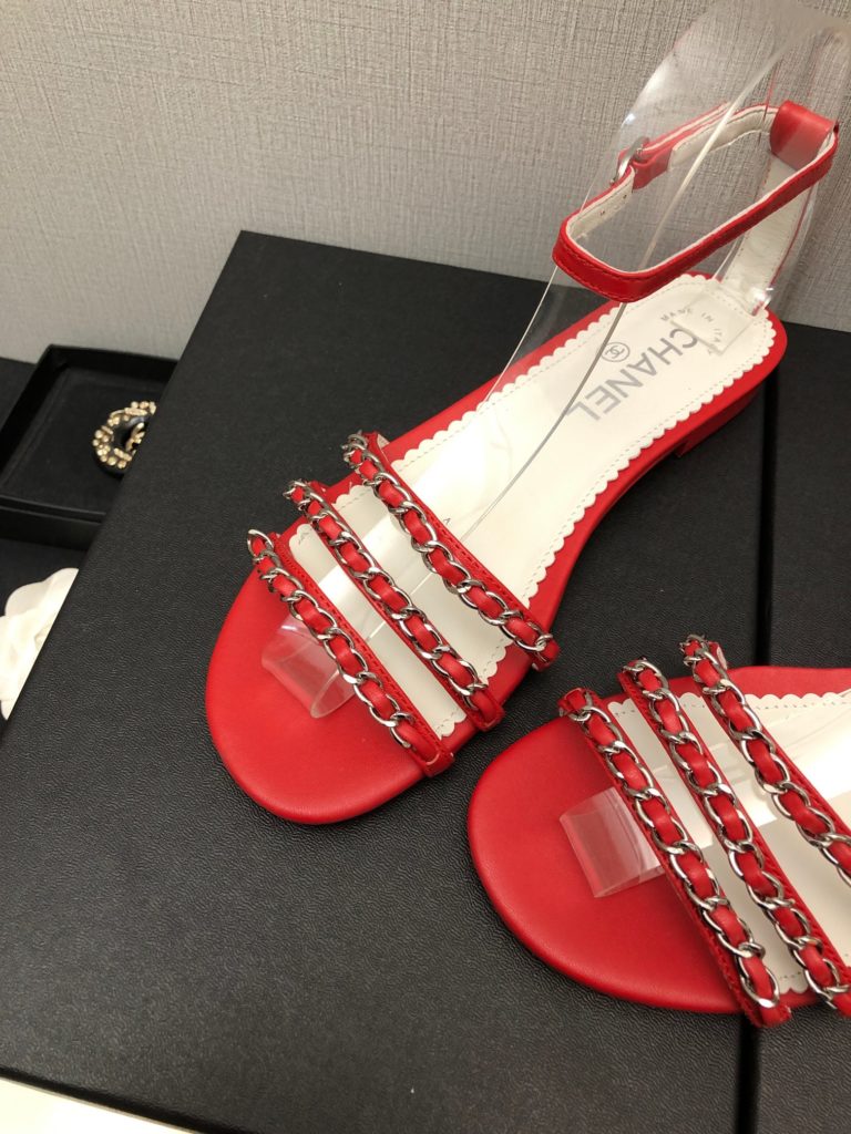 CHANE * | Xiaoxiang 23P new high-heeled sandals This season's classic c-button sandals series is really super beautiful, stupid, cute and cute, with a little retro flavor. The absolute strength style is very comfortable to wear, and the high beauty style is also particularly delicate. The key is that it will not be bulky. The original customized sheepskin inner padding is sheepskin, imported from Italy, cowhide outsole size: 35-39 (40/41 customized)