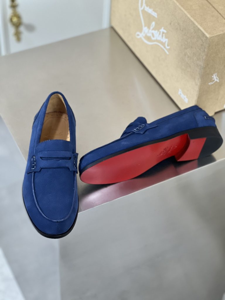 • New 🆑 CL high-end men 👔 Leisure • Lucky shoes with red soles! Original imported comfortable cowhide ➕ Imported cowhide lining ➕ Cowhide footrest ➕ Original leather red sole. Size: 39 40 41 42 43 44 (38.45.46 custom)