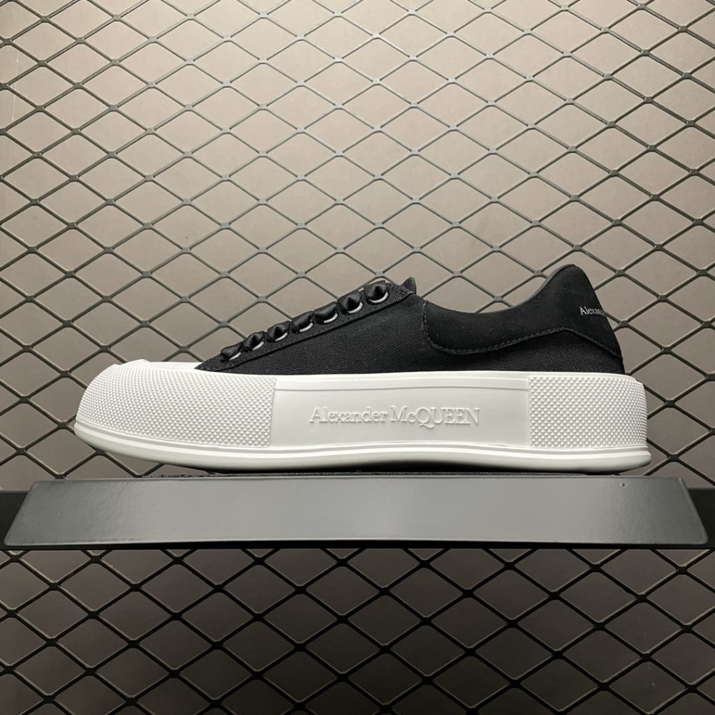 \Alexander McQueen 21S New Low Top Casual Sports Shoes Original Open Mold TPU Anti Slip Open Mold Sole Does Not Fade, Built-in NFC Scan Chip Fabric Made of Imported Silk Matte Original Latest Material Cowhide Pads Original Sole Resilience Excellent Durability and Comfort Sole Thickness 4.5cm Full Set Original Packaging In and Out Counter No Pressure Size: 35 36 37 38 39