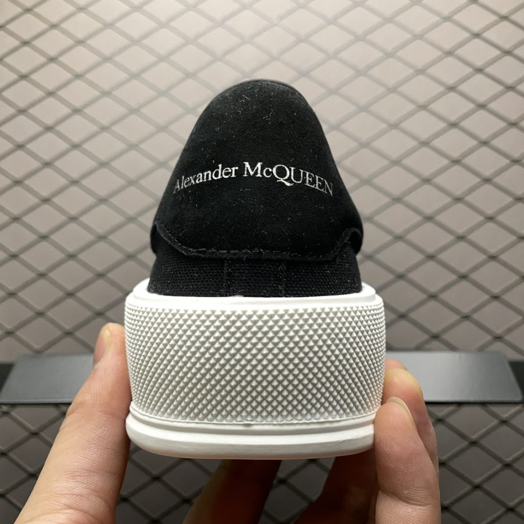\Alexander McQueen 21S New Low Top Casual Sports Shoes Original Open Mold TPU Anti Slip Open Mold Sole Does Not Fade, Built-in NFC Scan Chip Fabric Made of Imported Silk Matte Original Latest Material Cowhide Pads Original Sole Resilience Excellent Durability and Comfort Sole Thickness 4.5cm Full Set Original Packaging In and Out Counter No Pressure Size: 35 36 37 38 39