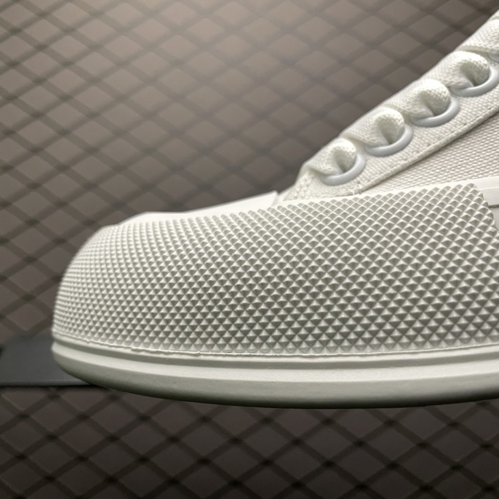 \Alexander McQueen 21S New Low Top Casual Sports Shoes Original Open Mold TPU Anti Slip Open Mold Sole Does Not Fade, Built-in NFC Scan Chip Fabric Made of Imported Silk Matte Original Latest Material Cowhide Pads Original Sole Resilience Excellent Durability and Comfort Sole Thickness 4.5cm Full Set Original Packaging In and Out Counter No Pressure Size: 35 36 37 38 39