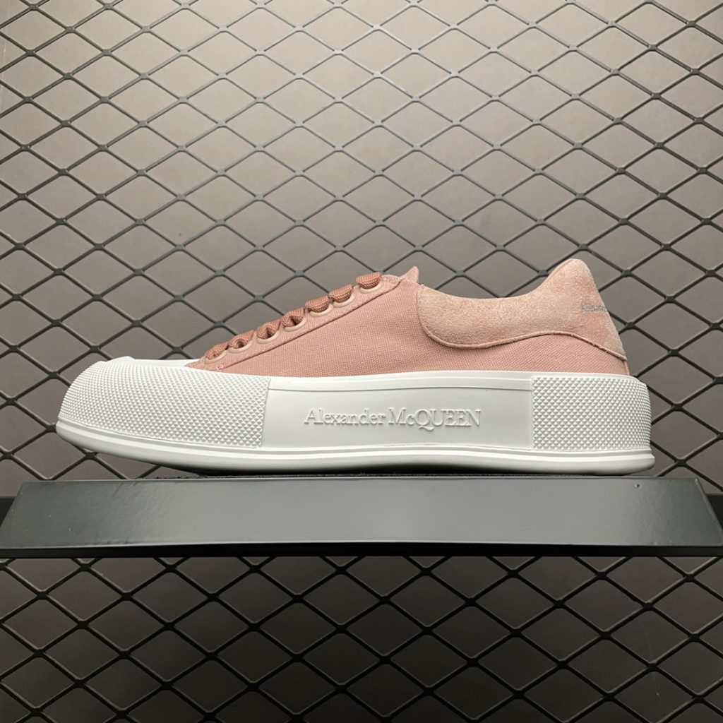 \Alexander McQueen 21S New Low Top Casual Sports Shoes Original Open Mold TPU Anti Slip Open Mold Sole Does Not Fade, Built-in NFC Scan Chip Fabric Made of Imported Silk Matte Original Latest Material Cowhide Pads Original Sole Resilience Excellent Durability and Comfort Sole Thickness 4.5cm Full Set Original Packaging In and Out Counter No Pressure Size: 35 36 37 38 39
