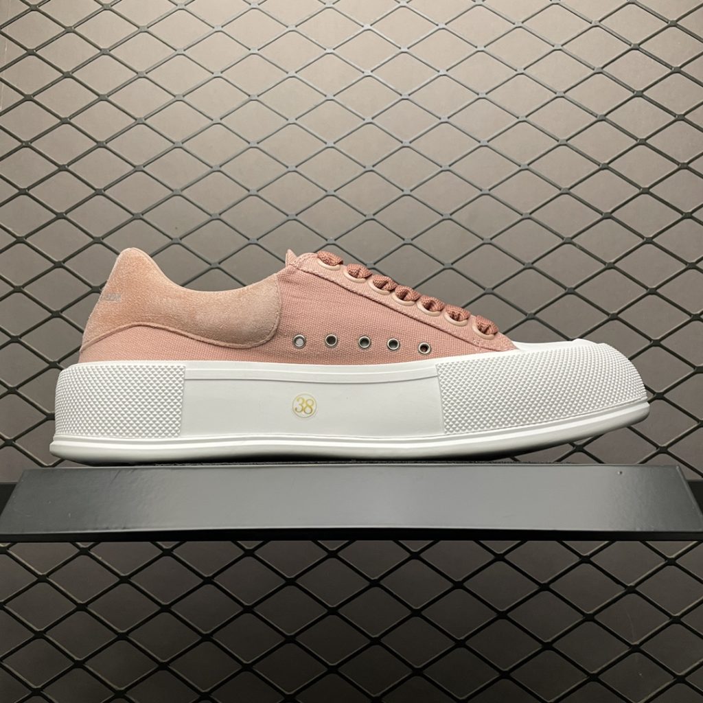 \Alexander McQueen 21S New Low Top Casual Sports Shoes Original Open Mold TPU Anti Slip Open Mold Sole Does Not Fade, Built-in NFC Scan Chip Fabric Made of Imported Silk Matte Original Latest Material Cowhide Pads Original Sole Resilience Excellent Durability and Comfort Sole Thickness 4.5cm Full Set Original Packaging In and Out Counter No Pressure Size: 35 36 37 38 39