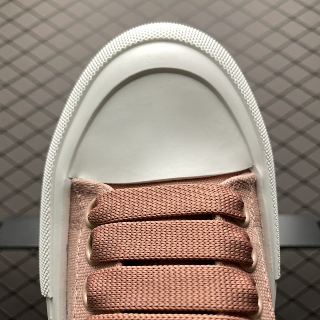 \Alexander McQueen 21S New Low Top Casual Sports Shoes Original Open Mold TPU Anti Slip Open Mold Sole Does Not Fade, Built-in NFC Scan Chip Fabric Made of Imported Silk Matte Original Latest Material Cowhide Pads Original Sole Resilience Excellent Durability and Comfort Sole Thickness 4.5cm Full Set Original Packaging In and Out Counter No Pressure Size: 35 36 37 38 39