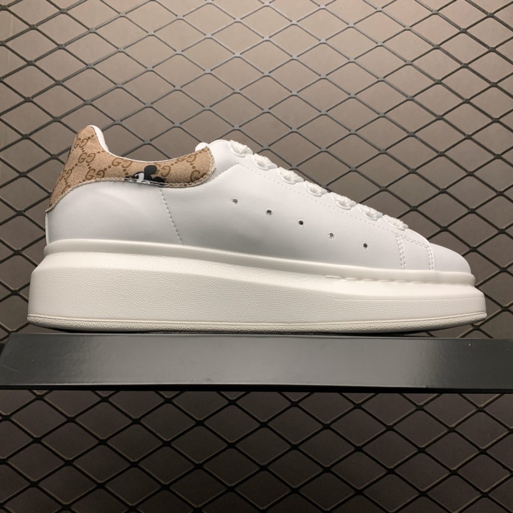 Alexander McQueen Thick Sole Casual Sports Shoes Fabric Imported Topcoat Cowhide Inner Lining Imported Sheepskin Fully Handmade Perforated insole Made of High Density Latex and Sheepskin Size: 35 36 37 38 39
