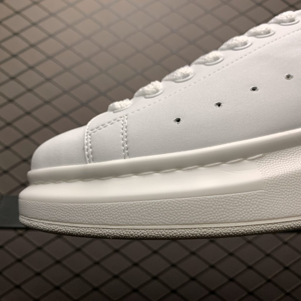 Alexander McQueen Thick Sole Casual Sports Shoes Fabric Imported Topcoat Cowhide Inner Lining Imported Sheepskin Fully Handmade Perforated insole Made of High Density Latex and Sheepskin Size: 35 36 37 38 39