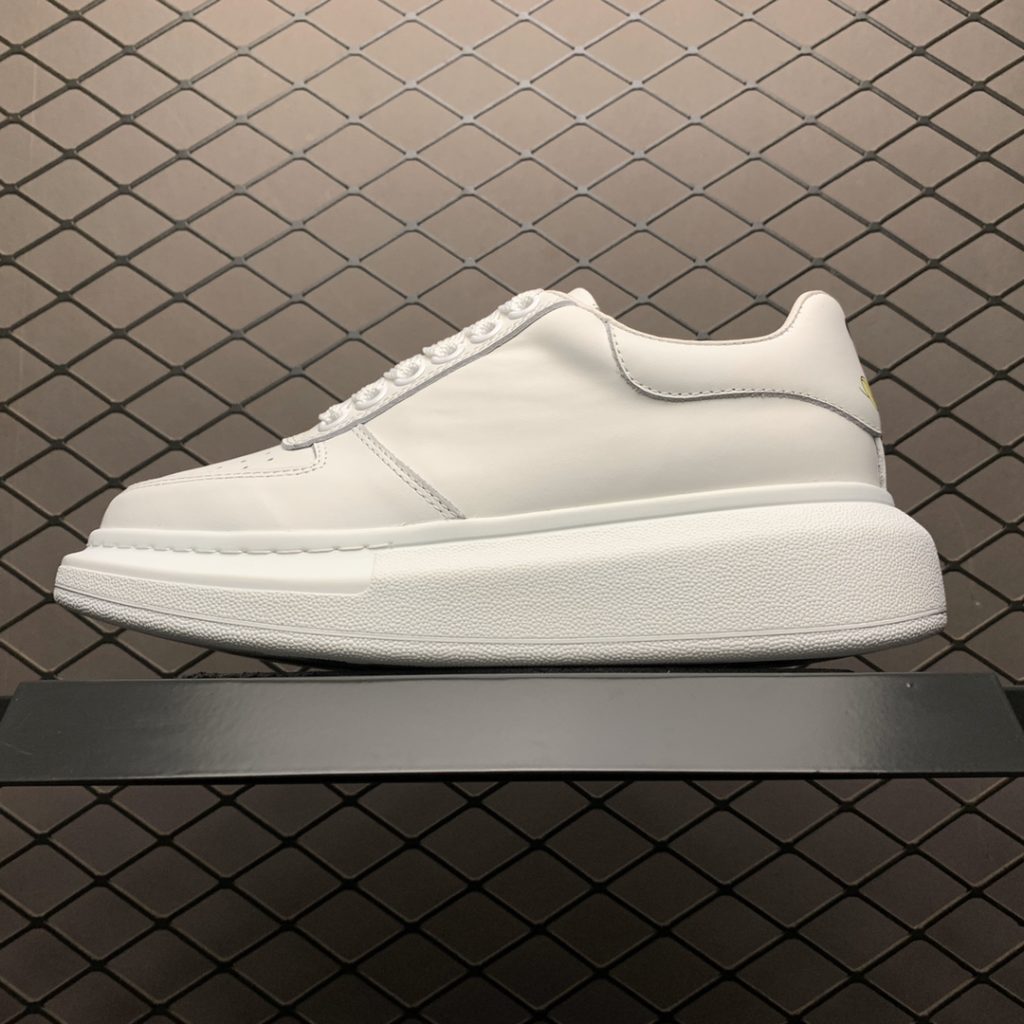 Alexander McQueen Early Spring 2020 Latest Fabric Imported Topcoat Cowhide Inner Lining Imported Sheepskin, Fully Hand Perforated, Padded with High Density Latex and Sheepskin Size: 35 36 37 38 39 40 41 42 43 44
