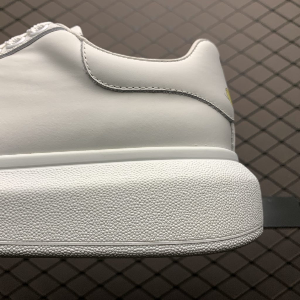 Alexander McQueen Early Spring 2020 Latest Fabric Imported Topcoat Cowhide Inner Lining Imported Sheepskin, Fully Hand Perforated, Padded with High Density Latex and Sheepskin Size: 35 36 37 38 39 40 41 42 43 44