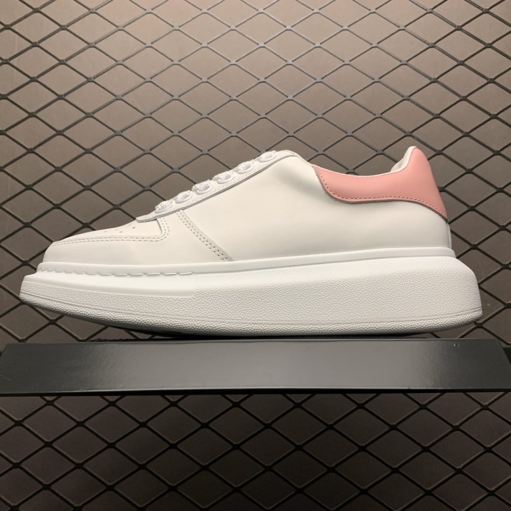 Alexander McQueen Early Spring 2020 Latest Fabric Imported Topcoat Cowhide Inner Lining Imported Sheepskin, Fully Hand Perforated, Padded with High Density Latex and Sheepskin Size: 35 36 37 38 39 40 41 42 43 44