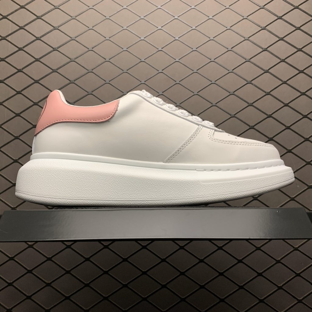 Alexander McQueen Early Spring 2020 Latest Fabric Imported Topcoat Cowhide Inner Lining Imported Sheepskin, Fully Hand Perforated, Padded with High Density Latex and Sheepskin Size: 35 36 37 38 39 40 41 42 43 44
