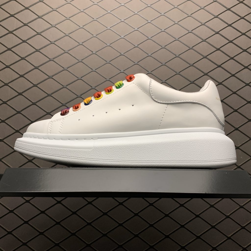 Alexander McQueen Pure White Fabric Made of Imported Silk Matte Original Cowhide (Latest Material), Water Dyed Sheepskin Inner Lining, Cowhide Pads, Original outsole with Excellent Resilience, Durable and Comfortable Sole Thickness 4.5CM Full Set of Original Packaging In and Out Counter Pressure Free Size: 35 36 37 38 39 40 41 42 43 44