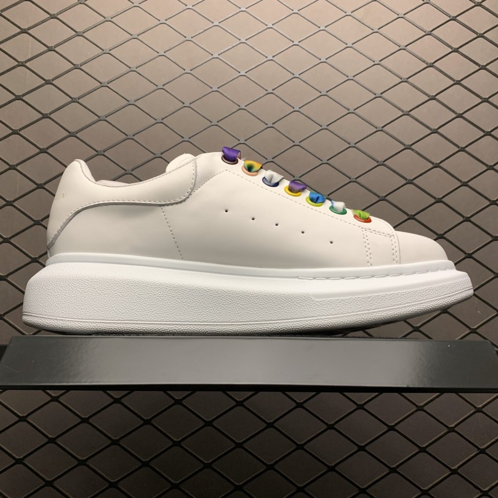 Alexander McQueen Pure White Fabric Made of Imported Silk Matte Original Cowhide (Latest Material), Water Dyed Sheepskin Inner Lining, Cowhide Pads, Original outsole with Excellent Resilience, Durable and Comfortable Sole Thickness 4.5CM Full Set of Original Packaging In and Out Counter Pressure Free Size: 35 36 37 38 39 40 41 42 43 44