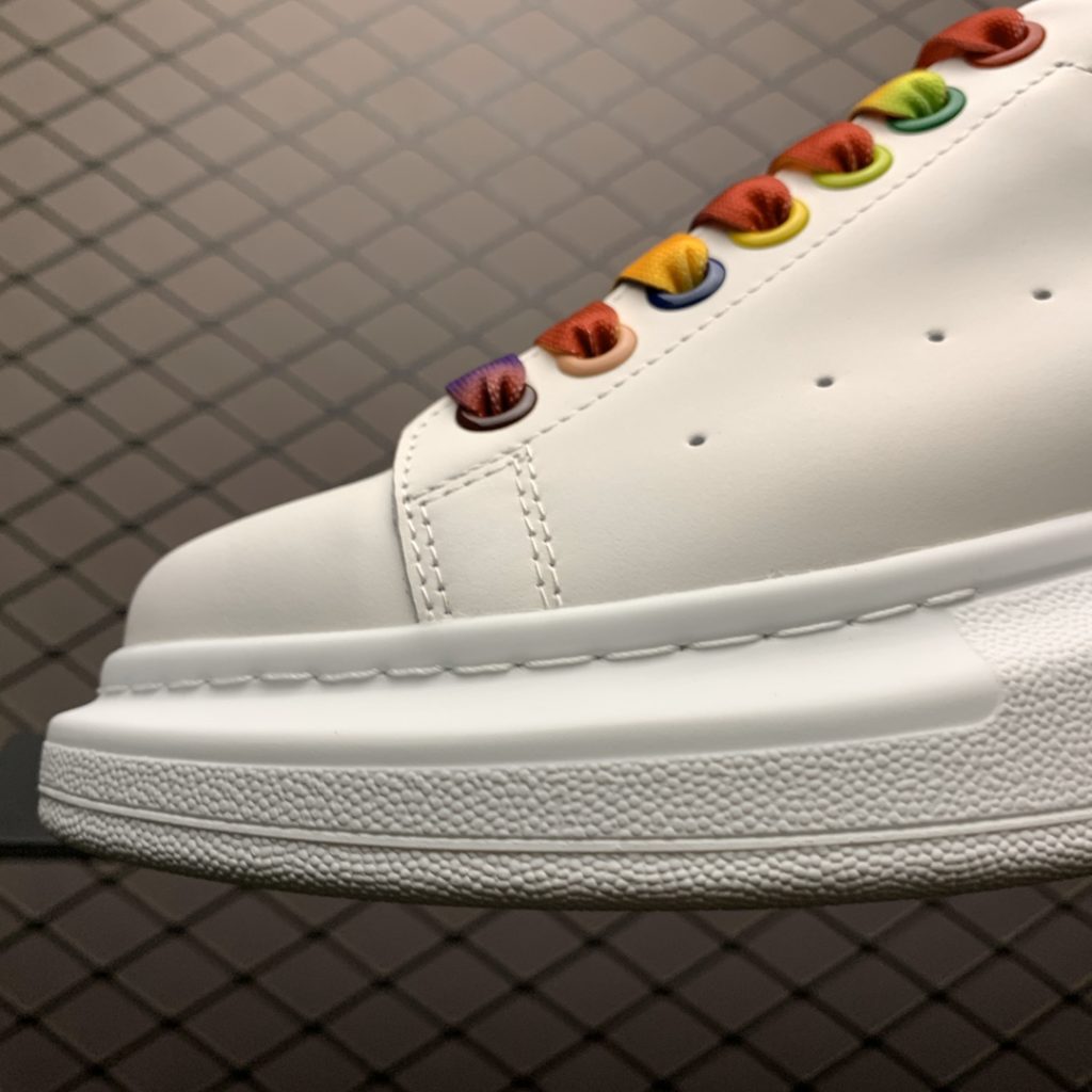 Alexander McQueen Pure White Fabric Made of Imported Silk Matte Original Cowhide (Latest Material), Water Dyed Sheepskin Inner Lining, Cowhide Pads, Original outsole with Excellent Resilience, Durable and Comfortable Sole Thickness 4.5CM Full Set of Original Packaging In and Out Counter Pressure Free Size: 35 36 37 38 39 40 41 42 43 44