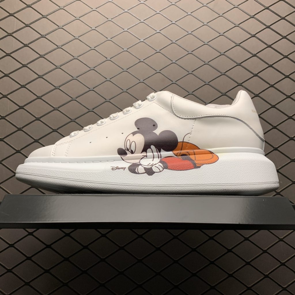 Alexander McQueen Pure White Fabric Made of Imported Silk Matte Original Cowhide (Latest Material), Water Dyed Sheepskin Inner Lining, Cowhide Pads, Original outsole with Excellent Resilience, Durable and Comfortable Sole Thickness 4.5CM Full Set of Original Packaging In and Out Counter Pressure Free Size: 35 36 37 38 39 40 41 42 43 44