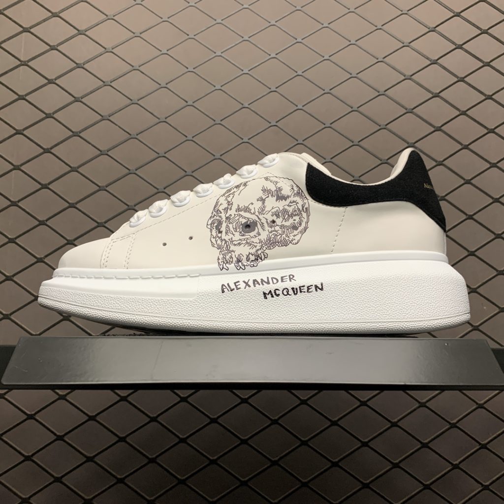 Alexander McQueen 5D Color Print 2019 New Color Matching Casual Shoes Available on the Official Website: Original Open Mold TPU Anti slip Open Mold Sole, Heavy Gold 5D Print Printing, Non fade and Non fade Counter Full Set Package Size: 35 36 37 38 39 40 41 42 43 44
