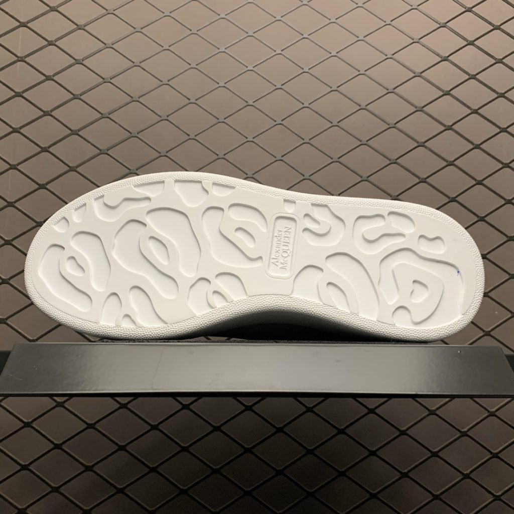 Alexander McQueen 5D Color Print 2019 New Color Matching Casual Shoes Available on the Official Website: Original Open Mold TPU Anti slip Open Mold Sole, Heavy Gold 5D Print Printing, Non fade and Non fade Counter Full Set Package Size: 35 36 37 38 39 40 41 42 43 44