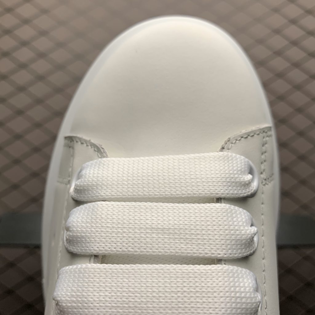 Alexander McQueen 5D Color Print 2019 New Color Matching Casual Shoes Available on the Official Website: Original Open Mold TPU Anti slip Open Mold Sole, Heavy Gold 5D Print Printing, Non fade and Non fade Counter Full Set Package Size: 35 36 37 38 39 40 41 42 43 44