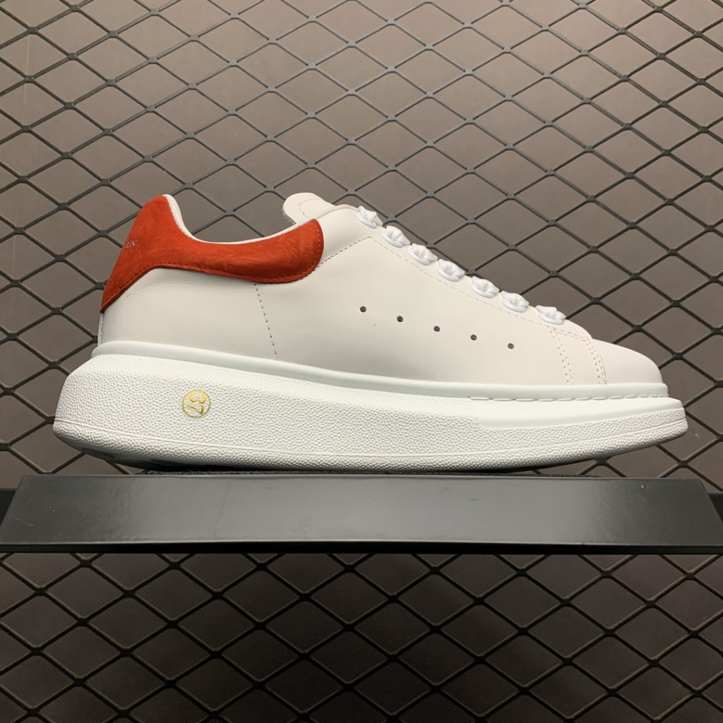 Alexander McQueen 5D Color Print 2019 New Color Matching Casual Shoes Available on the Official Website: Original Open Mold TPU Anti slip Open Mold Sole, Heavy Gold 5D Print Printing, Non fade and Non fade Counter Full Set Package Size: 35 36 37 38 39 40 41 42 43 44
