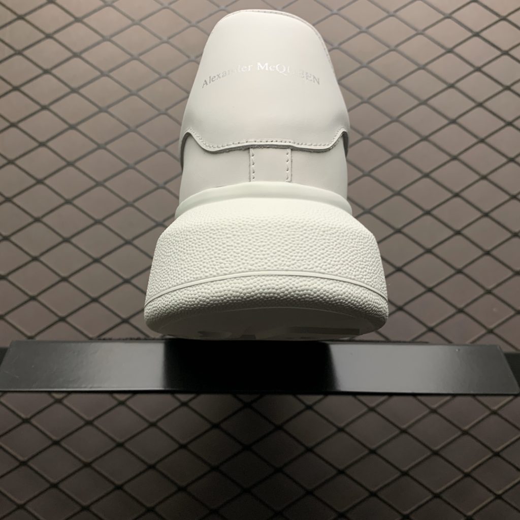 Alexander McQueen 5D Color Print 2019 New Color Matching Casual Shoes Available on the Official Website: Original Open Mold TPU Anti slip Open Mold Sole, Heavy Gold 5D Print Printing, Non fade and Non fade Counter Full Set Package Size: 35 36 37 38 39 40 41 42 43 44
