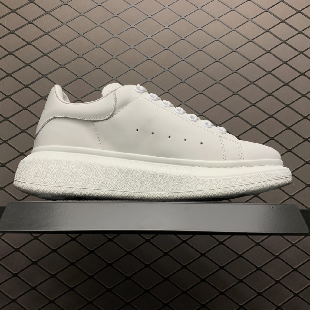 Alexander McQueen 5D Color Print 2019 New Color Matching Casual Shoes Available on the Official Website: Original Open Mold TPU Anti slip Open Mold Sole, Heavy Gold 5D Print Printing, Non fade and Non fade Counter Full Set Package Size: 35 36 37 38 39 40 41 42 43 44