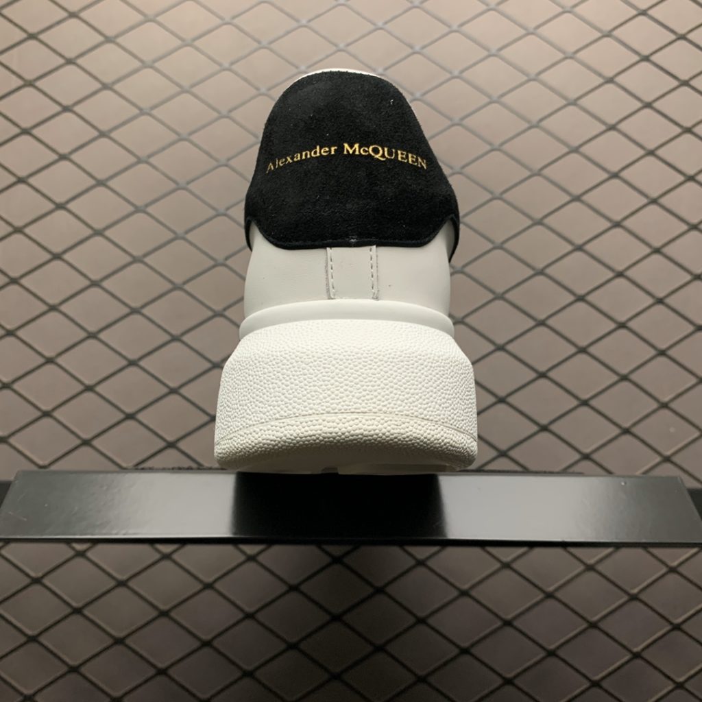 Alexander McQueen 5D Color Print 2019 New Color Matching Casual Shoes Available on the Official Website: Original Open Mold TPU Anti slip Open Mold Sole, Heavy Gold 5D Print Printing, Non fade and Non fade Counter Full Set Package Size: 35 36 37 38 39 40 41 42 43 44
