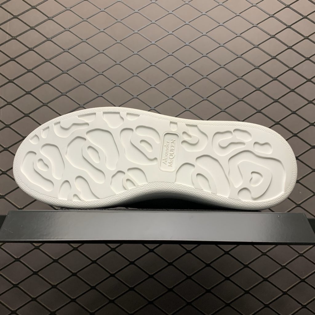 Alexander McQueen 5D Color Print 2019 New Color Matching Casual Shoes Available on the Official Website: Original Open Mold TPU Anti slip Open Mold Sole, Heavy Gold 5D Print Printing, Non fade and Non fade Counter Full Set Package Size: 35 36 37 38 39 40 41 42 43 44
