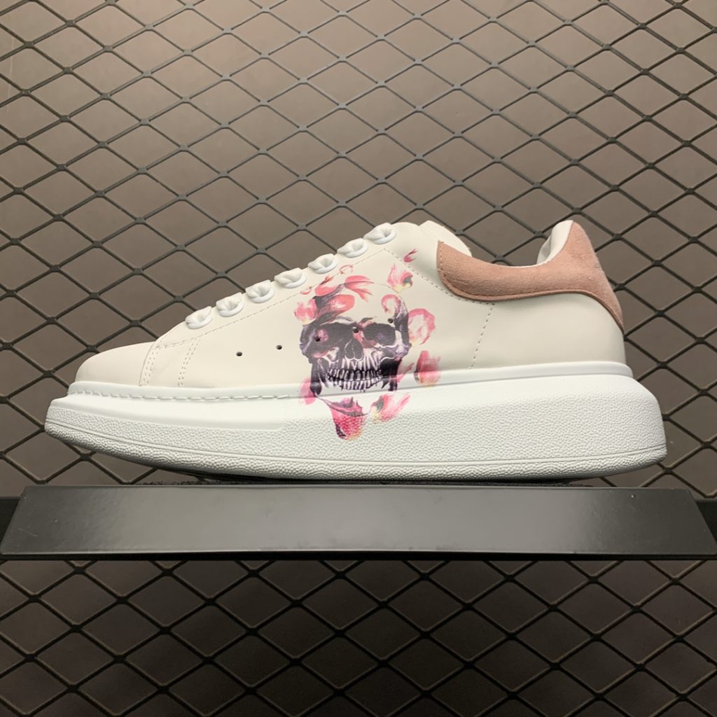 Alexander McQueen 5D Color Print 2019 New Color Matching Casual Shoes Available on the Official Website: Original Open Mold TPU Anti slip Open Mold Sole, Heavy Gold 5D Print Printing, Non fade and Non fade Counter Full Set Package Size: 35 36 37 38 39 40 41 42 43 44