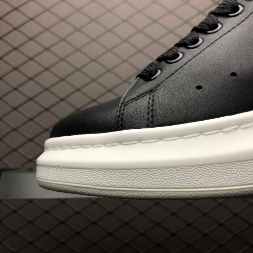Italian luxury brand Alexander McQueen sole Sneakers Low top fashion thick sole casual sneakers Size: 35 36 37 38 39 40