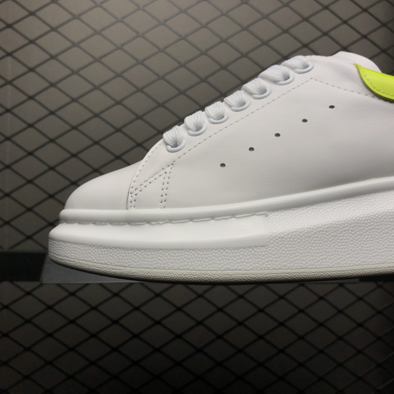 McQueen Little White Shoes Lacquer Leather Apple Green Tail Imported Inner and Outer Calfskin Leather Feet Feel Explosion Increases by 4cm Details Perfect Size: 35 36 37 38 39 40