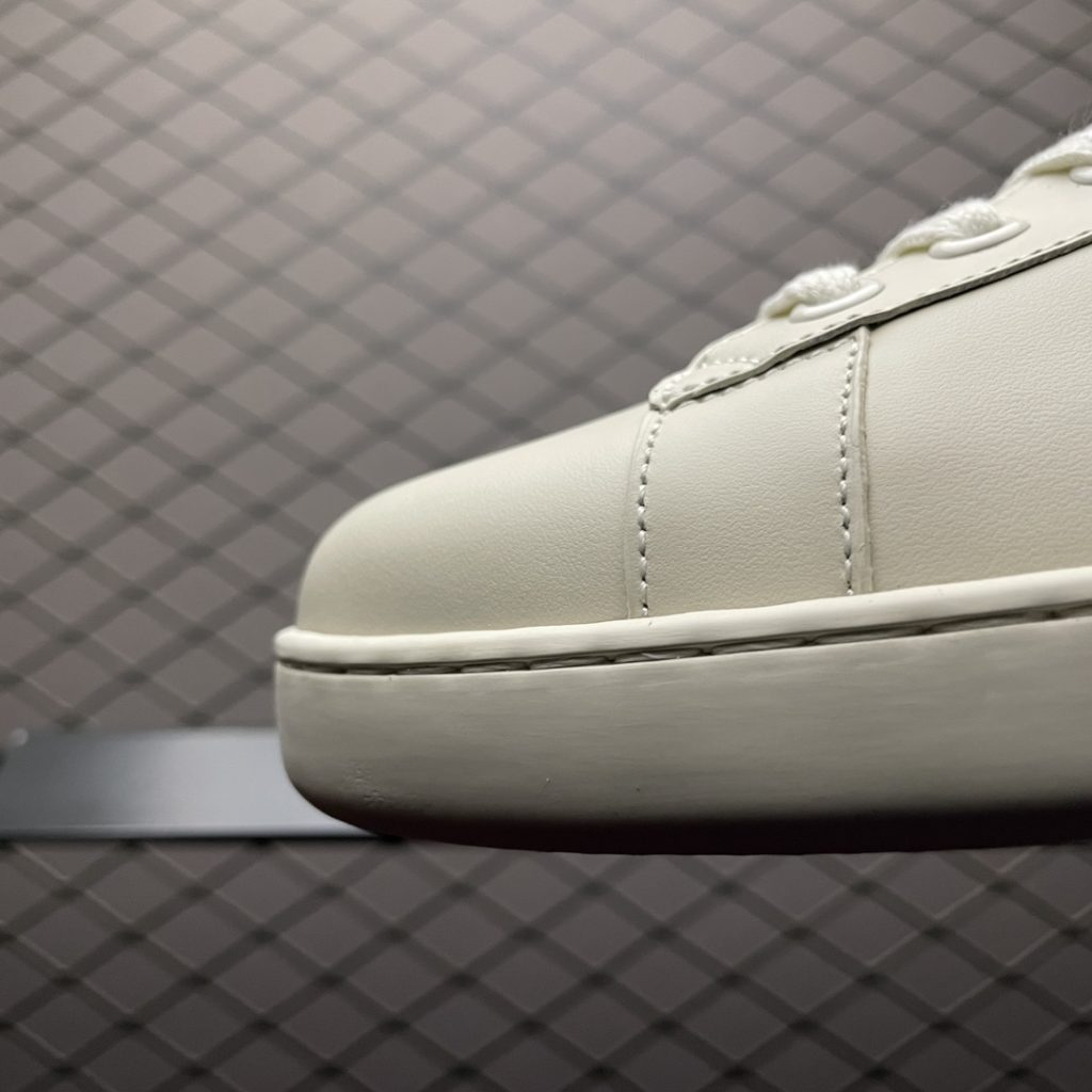 Gucci Ace Low Top Casual Board Shoes, the highest version available on the market, full set of original shoes development, special cabinet packaging and accessories, imported ultra soft calfskin, original factory made silk dust proof shoe cover bag, original Sydney shaped ultra soft sandpile paper ball, correct seamless and fine glue technology, correct Goodyear glue free process, last pasting error 0.05mm, maximum bending, never opening collagen shoes, consistent effect, environmental protection and odorless size: 35 36 37 38 39 40 41 42 43 44