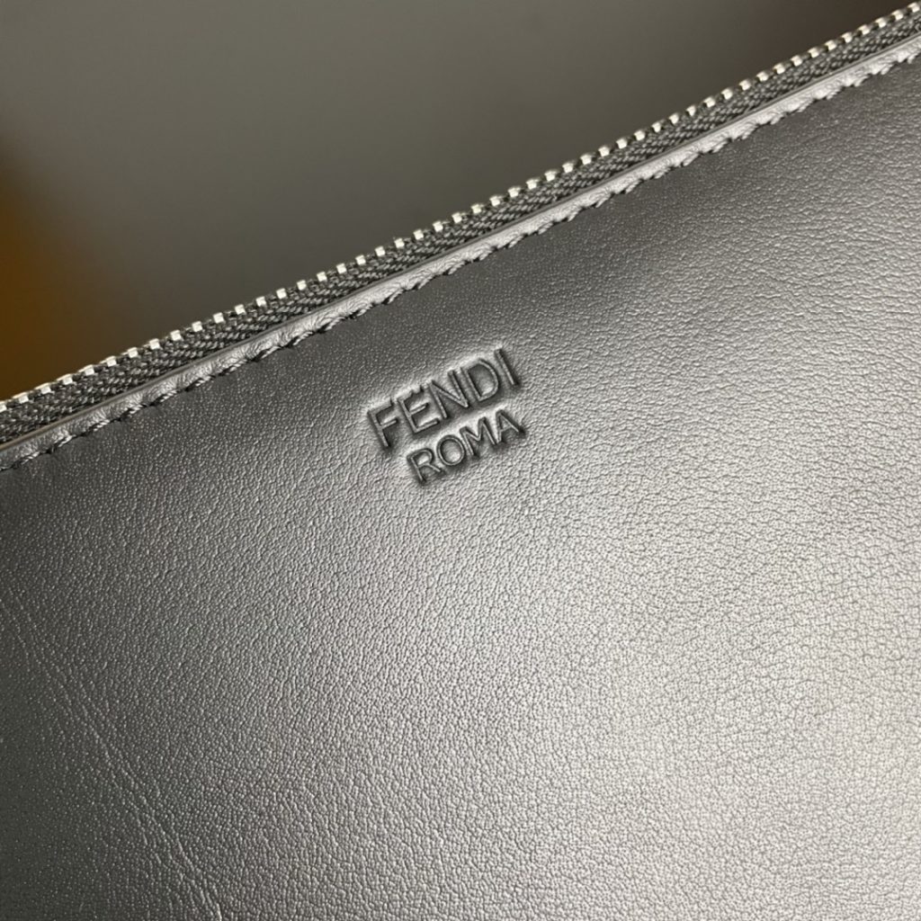 Fend1's latest handbag 👜 Original quality. Imported calf leather, noble hardware, excellent feel, casual and casual items, Fendi Handbag, Little Monster Soft Feel Logo Leather Envelope Handbag, simple style 30-20-2cm,