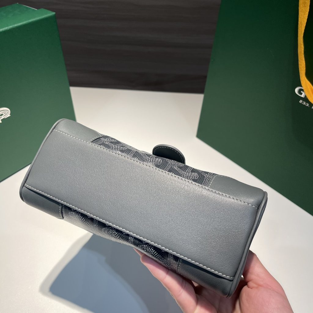 Goya's new saigon mini saigon bag with soft leather is a classic among the classics! Iconic presbyopia ➕ Every time I look at this bag with a wooden handle, I deeply sigh, 