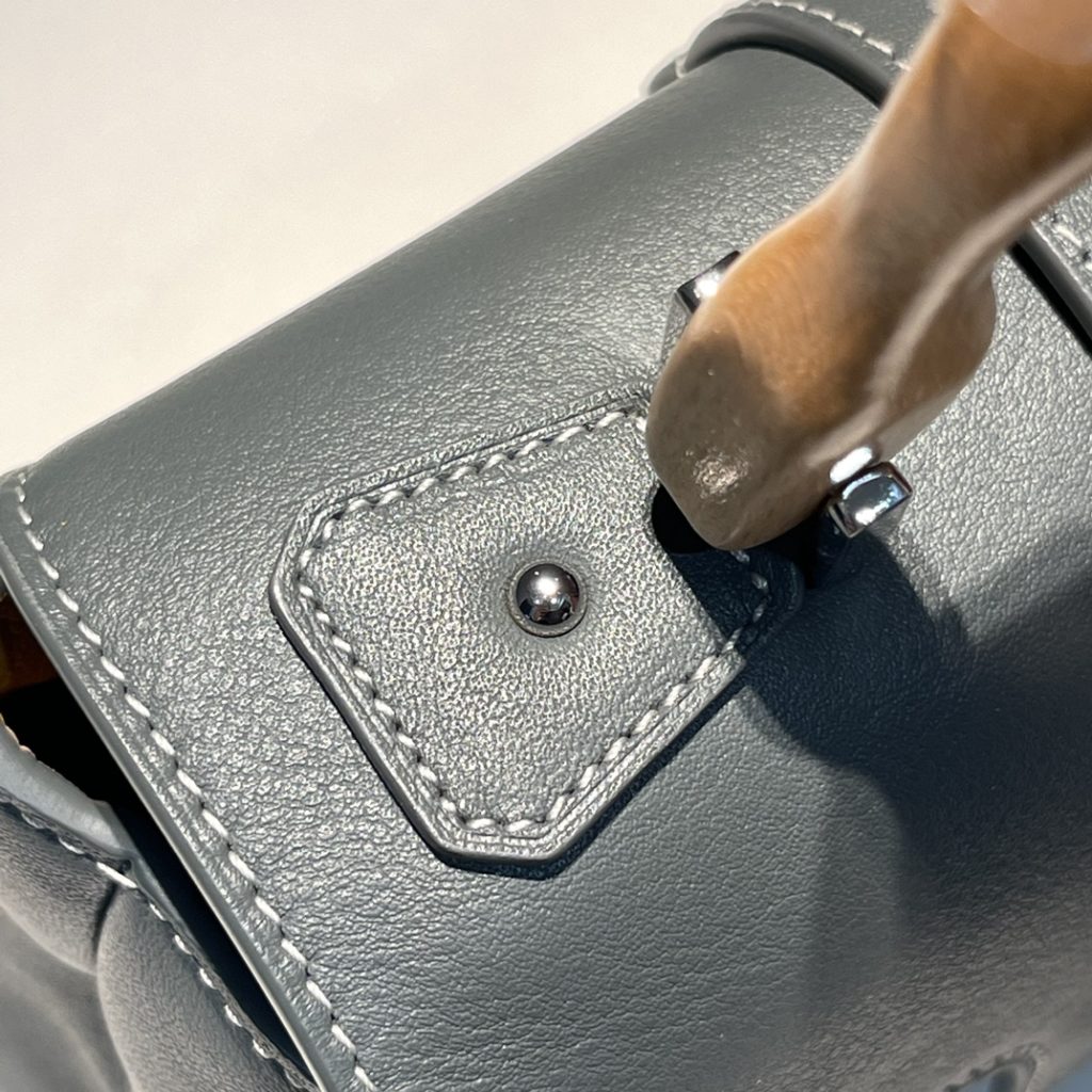 Goya's new saigon mini saigon bag with soft leather is a classic among the classics! Iconic presbyopia ➕ Every time I look at this bag with a wooden handle, I deeply sigh, 