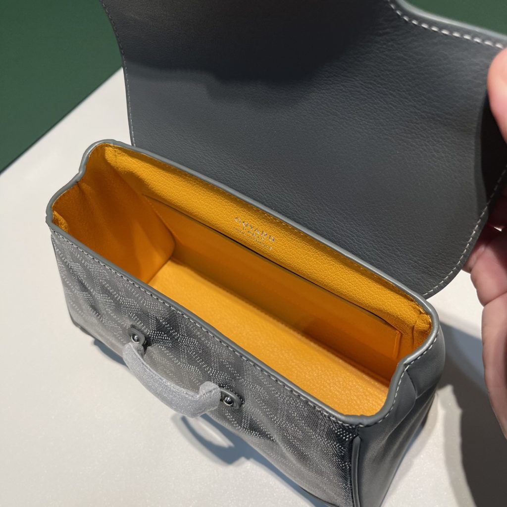 Goya's new saigon mini saigon bag with soft leather is a classic among the classics! Iconic presbyopia ➕ Every time I look at this bag with a wooden handle, I deeply sigh, 