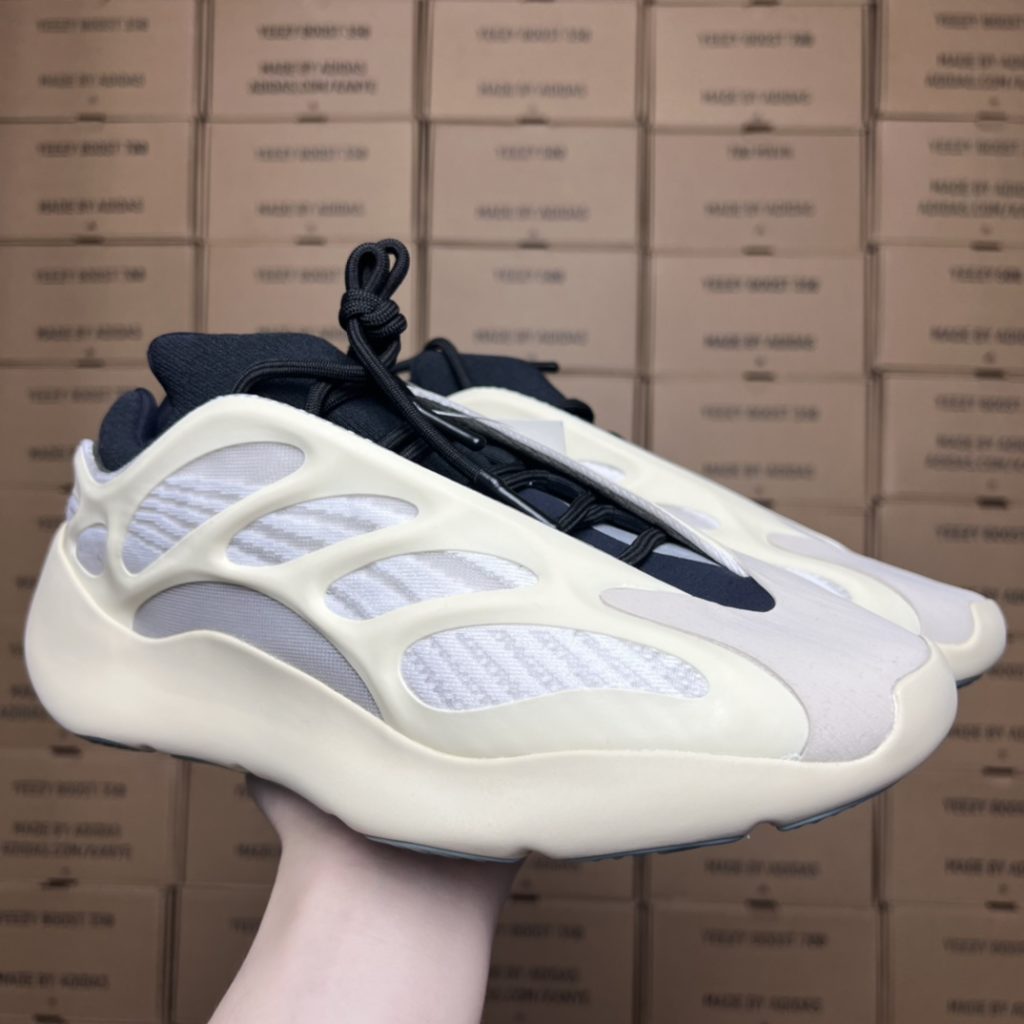 adidas originals yeezy boost 700 v3 Azael Size: 36-47