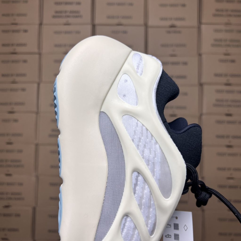 adidas originals yeezy boost 700 v3 Azael Size: 36-47