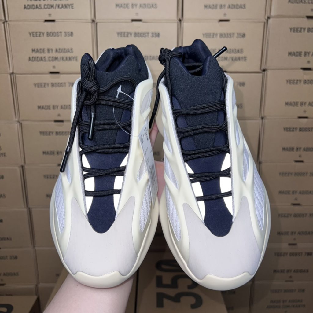 adidas originals yeezy boost 700 v3 Azael Size: 36-47