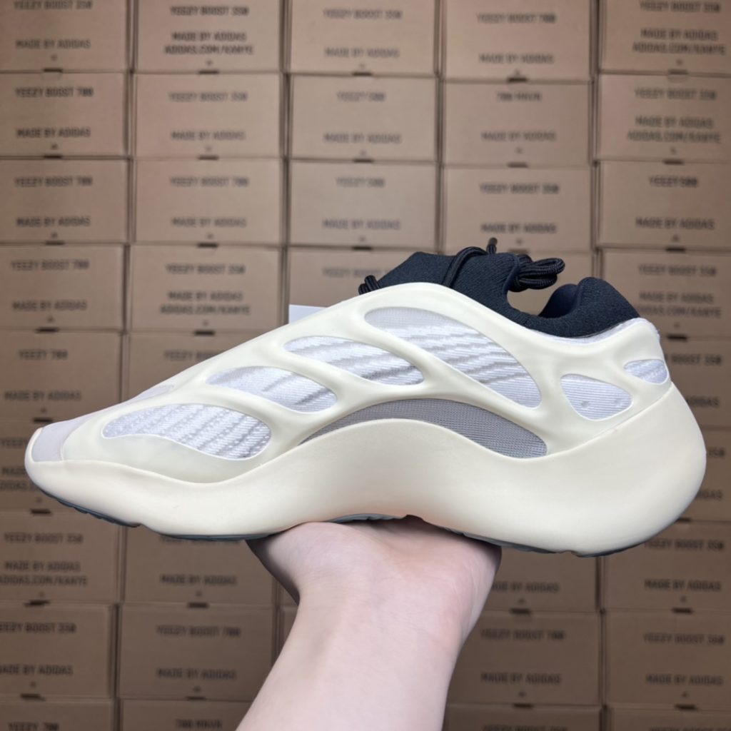 adidas originals yeezy boost 700 v3 Azael Size: 36-47