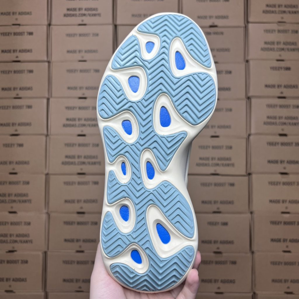 adidas originals yeezy boost 700 v3 Azael Size: 36-47