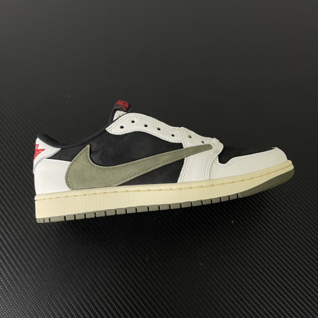 Travis Scott x Jordan 1 Low 