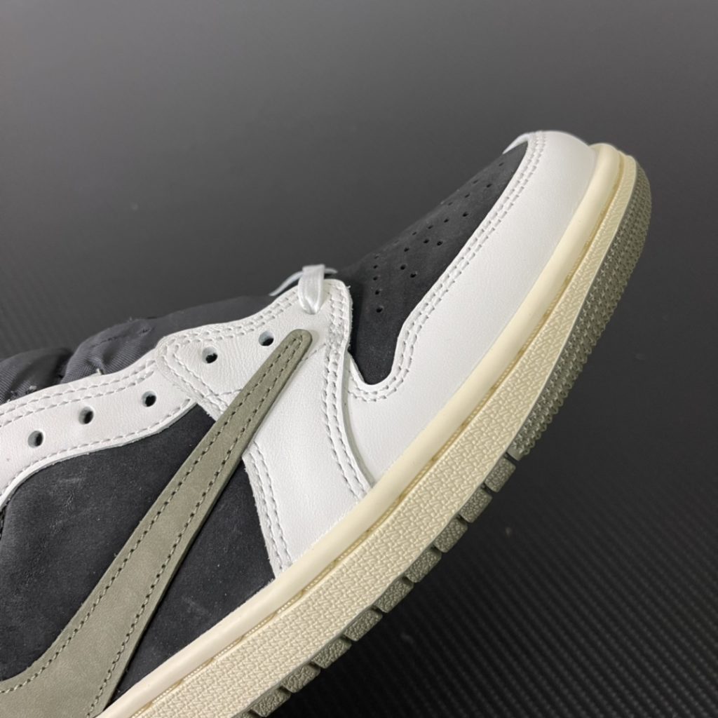 Travis Scott x Jordan 1 Low 