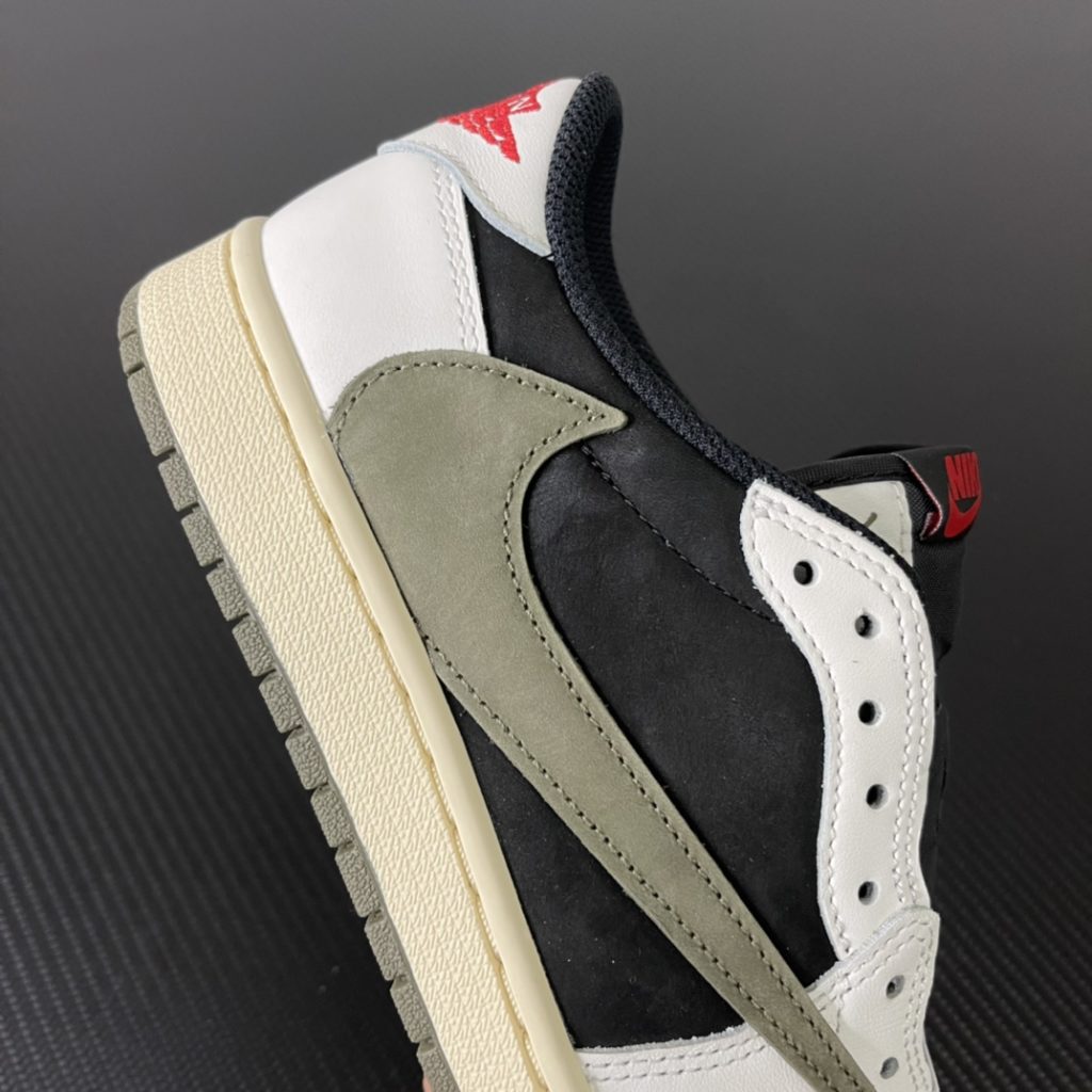 Travis Scott x Jordan 1 Low 